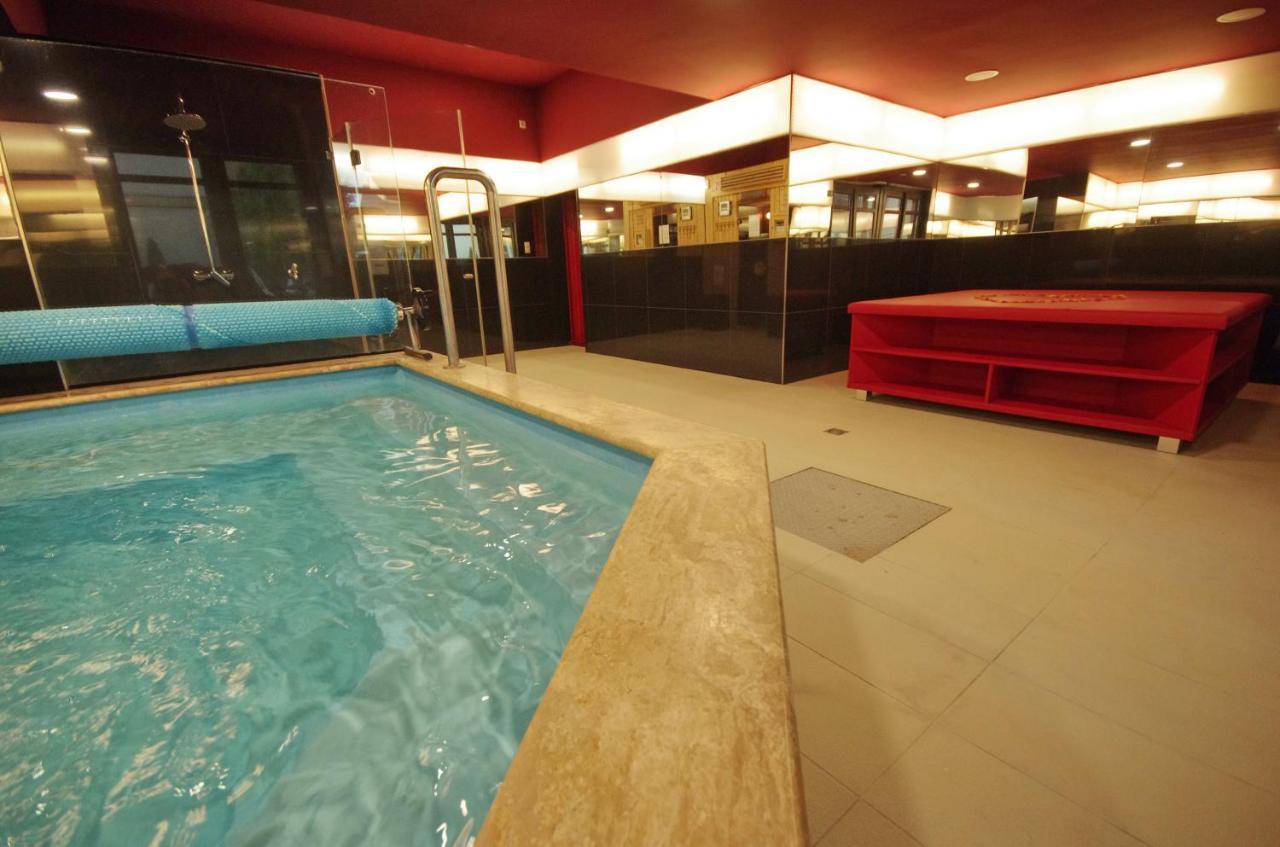 Hotel Corvin Gyula Exterior foto