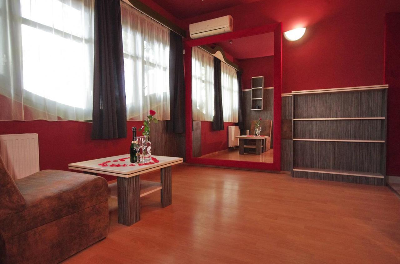 Hotel Corvin Gyula Exterior foto